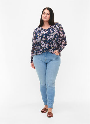 Zizzi Blommig blus med långa ärmar och v-hals, Blue Small Fl. AOP, Model image number 2