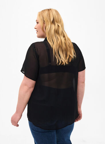Zizzi Kortärmad skjortblus med volanger, Black, Model image number 1