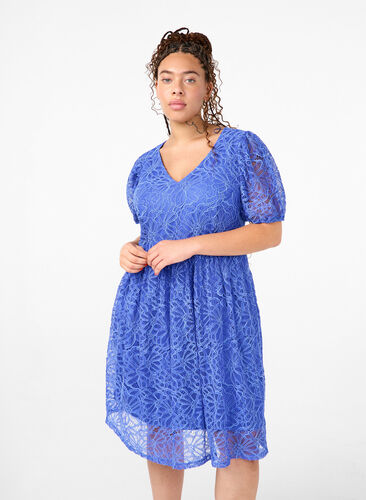 Zizzi Kortärmad spetsklänning med v-ringning, Dazzling Blue, Model image number 0