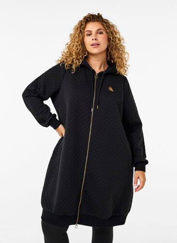 Zizzi Lång quiltad kofta i sportmodell med dragkedja, Black, Model image number 0