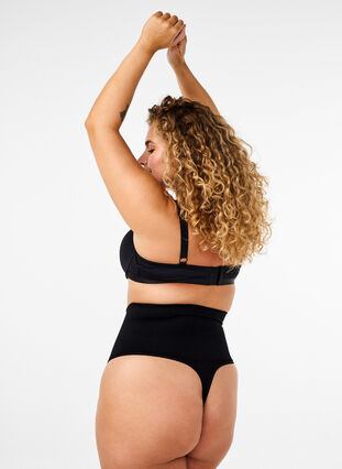 Zizzi Sömlös G-string med normal midja, Black, Model image number 1