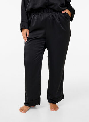 Zizzi Pyjamasbyxor i satin med resår i midjan, Black, Model image number 2