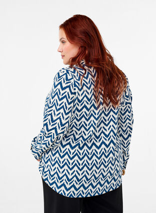 Zizzi Långärmad skjortblus med V-ringning, OFF WHITE ZIG ZAG, Model image number 1