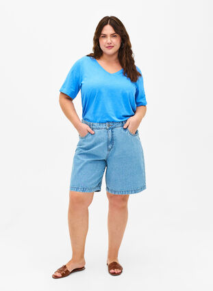 Zizzi Kortärmad enkel t-shirt med v-ringning, Marina, Model image number 2