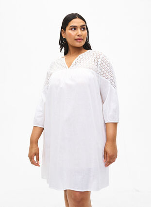 Zizzi Klänning i bomullsblandning med linne och virkade detaljer, Bright White, Model image number 0