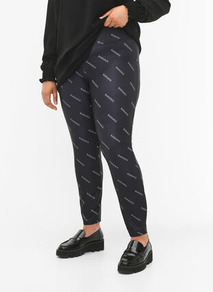 Zizzi Texttryck leggings, Black Radiance, Model image number 2