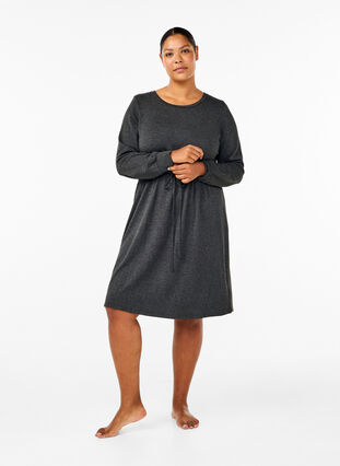 Zizzi Knälång jerseyklänning med knytband, Dark Grey Melange, Model image number 2