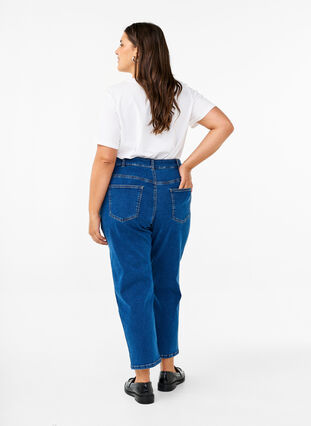 Zizzi Beskurna Vera jeans med rak passform, Blue Denim, Model image number 1