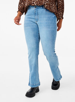 Zizzi Bootcutjeans med slits, Blue Denim, Model image number 2