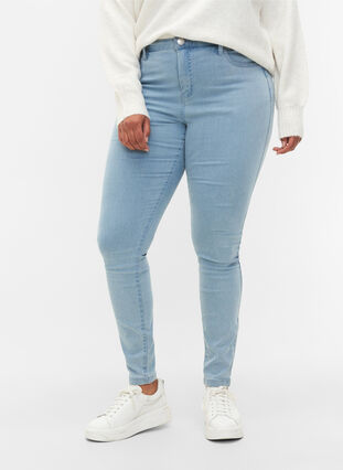 Zizzi Super slim Amy jeans med hög midja, Ex Lgt Blue, Model image number 2