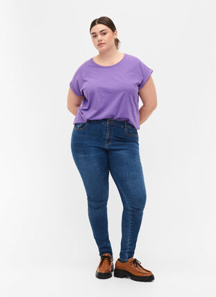 Zizzi Kortärmad t-shirt i bomullsmix, Deep Lavender, Model image number 2