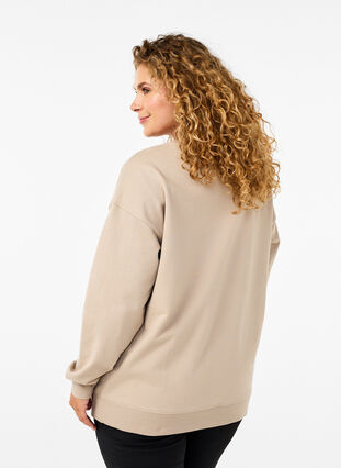 Zizzi Sweatshirt med rund halsringning, Simply Taupe, Model image number 1