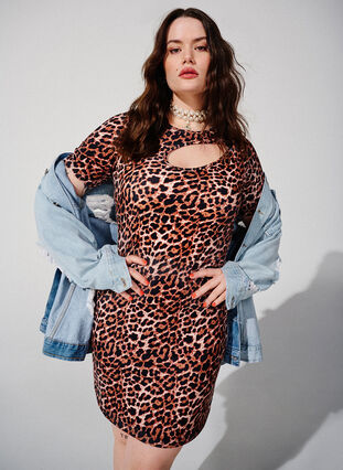 Zizzi Tight åtsittande klänning i leopardmönster med utskärning, Leopard AOP, Image image number 0