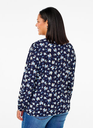 Zizzi Blus med långa ärmar och blommigt tryck, Night Sky AOP, Model image number 1