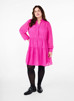 Zizzi Kort klänning med volangkrage och struktur, Magenta, Model image number 2