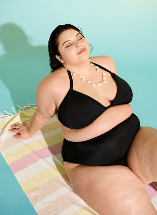 Zizzi Bikinitrosa med string och normal midjehöjd, Black, Image image number 0