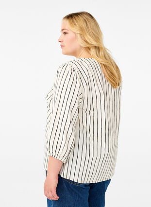 Zizzi Randig bomullsblus med trekvartsärmar, Eggnog Black Stripe, Model image number 1