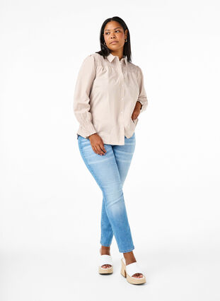 Zizzi Randig skjorta med smock, Silver Mink Wh. St., Model image number 2