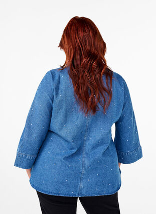 Zizzi Denimskjorta med strass och trekvartsärmar, Bl. Denim Rhinestone, Model image number 1