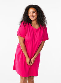 T-shirtklänning i bomull, Bright Rose, Model