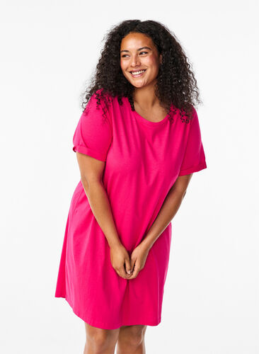 Zizzi T-shirtklänning i bomull, Bright Rose, Model image number 0