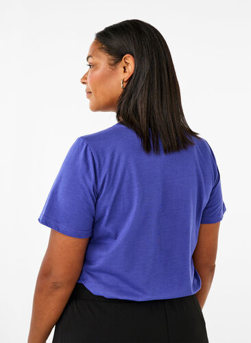 Zizzi T-shirt från FLASH med tryck, Royal Blue Miami, Model image number 1