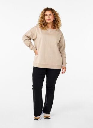 Zizzi Sweatshirt med rund halsringning, Simply Taupe, Model image number 2