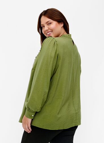 Zizzi Viskosblus med volanger, Loden Green, Model image number 1