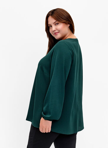 Zizzi Enfärgad blus med v-hals, Scarab, Model image number 1