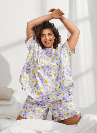 Zizzi Löst sittande pyjamashorts med tryck, Lavender Blue AOP, Image image number 0