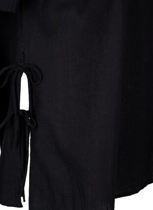 Zizzi Kortärmad blus i bomullsblandning med detaljer i linne och spets, Black, Packshot image number 3
