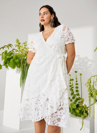 Zizzi Omlottklänning med spets och korta ärmar, Bright White, Image image number 0