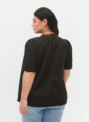 Zizzi Blus med anglaise broderi och 1/2 ärmar, Black, Model image number 1