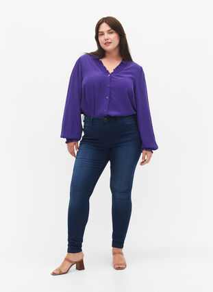 Zizzi Långärmad skjortblus i viskos, Heliotrope, Model image number 3