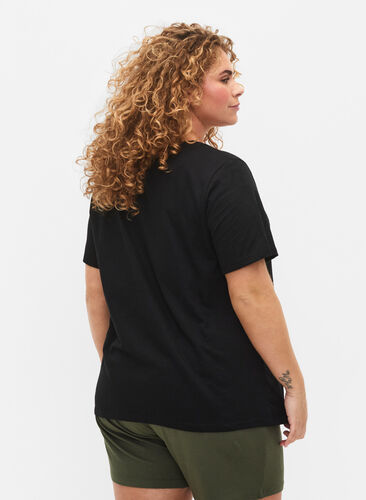 Zizzi Kortärmad enkel t-shirt med v-ringning, Black, Model image number 1