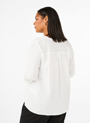 Zizzi Bomullsblus med broderie anglaise och trekvartsärm, Bright White, Model image number 1