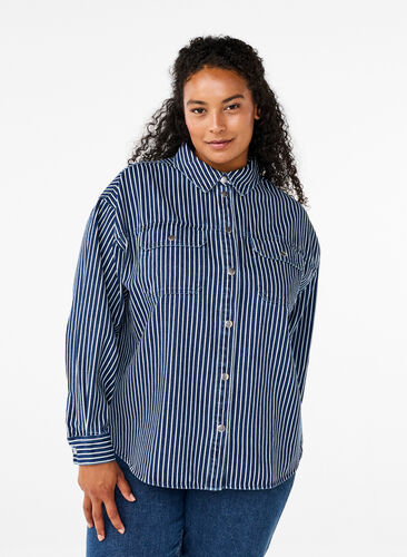 Zizzi Randig jeansskjorta med bröstfickor, Blue Denim Stripe, Model image number 0