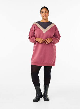 Zizzi Lång sweatshirt med färgblock, Rose B. Color Block, Model image number 2