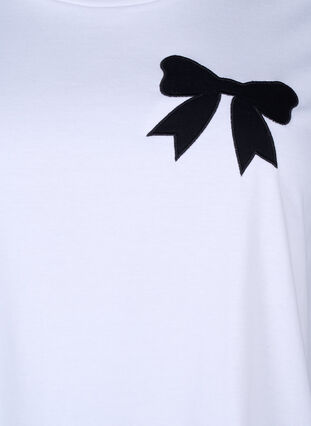 Zizzi T-shirt i bomull med fluga, Bright Wh. W. Black , Packshot image number 2