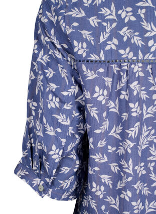 Zizzi Kort viskosklänning med spetsdekor och A-linjeformad skärning, M. Blue Flower AOP, Packshot image number 3