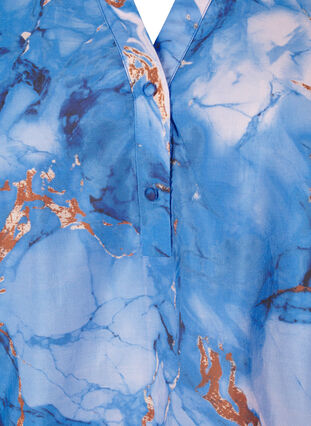 Zizzi Blus i viskos med marmormönster och korta ärmar, Palace Blue AOP, Packshot image number 2