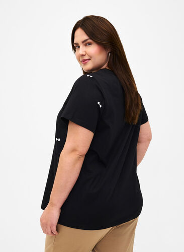 Zizzi T-shirt i ekologisk bomull med rosetter., Black W. Bow Emb. , Model image number 1