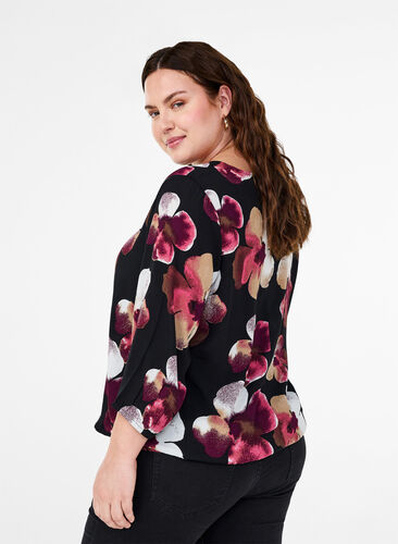 Zizzi Blus i viskos med tryck och smock, Black Pink FlowerAOP, Model image number 1