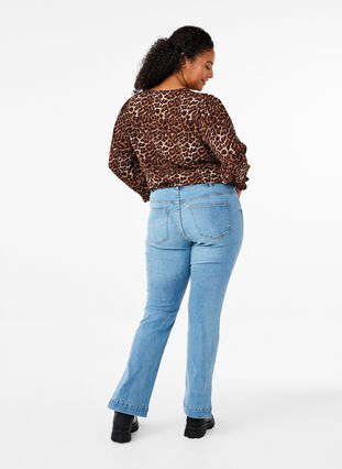 Zizzi Bootcutjeans med slits, Blue Denim, Model image number 1