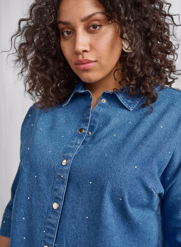 Zizzi Denimskjorta med strass och trekvartsärmar, Bl. Denim Rhinestone, Image image number 0