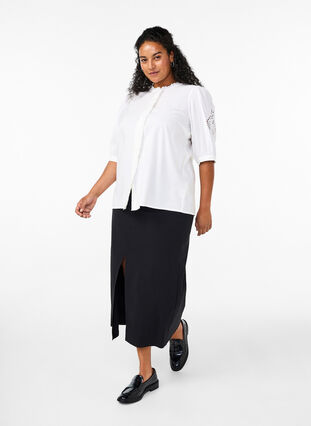 Zizzi Skjortblus med volanger och broderie anglaise, Bright White, Model image number 2