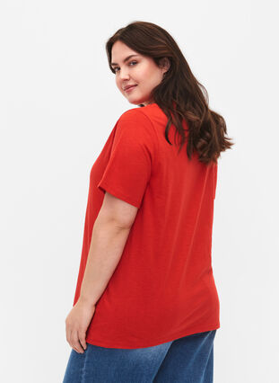 Zizzi V-ringad bas t-shirt med korta ärmar, Flame Scarlet, Model image number 1