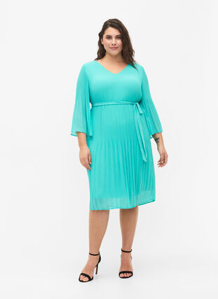 Zizzi Plisserad klänning med 3/4-ärmar, Turquoise, Model image number 2