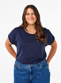 Kortärmad t-shirt i bomullsmix, Navy Blazer, Model